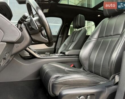 Чорний Ленд Ровер Рендж Ровер Велар, об'ємом двигуна 2 л та пробігом 107 тис. км за 35500 $, фото 12 на Automoto.ua