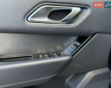 Черный Ленд Ровер Рендж Ровер Велар, объемом двигателя 2 л и пробегом 105 тыс. км за 32000 $, фото 29 на Automoto.ua