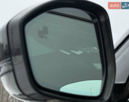 Черный Ленд Ровер Рендж Ровер Велар, объемом двигателя 2 л и пробегом 56 тыс. км за 37900 $, фото 7 на Automoto.ua