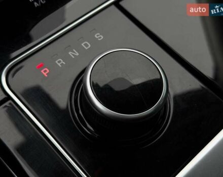 Чорний Ленд Ровер Рендж Ровер Велар, об'ємом двигуна 2 л та пробігом 95 тис. км за 40000 $, фото 72 на Automoto.ua