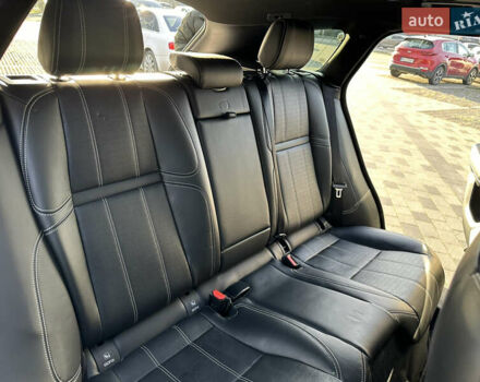 Чорний Ленд Ровер Рендж Ровер Велар, об'ємом двигуна 3 л та пробігом 84 тис. км за 41666 $, фото 9 на Automoto.ua