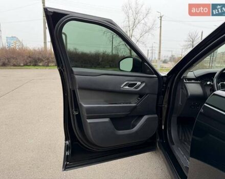 Чорний Ленд Ровер Рендж Ровер Велар, об'ємом двигуна 2 л та пробігом 95 тис. км за 40000 $, фото 42 на Automoto.ua