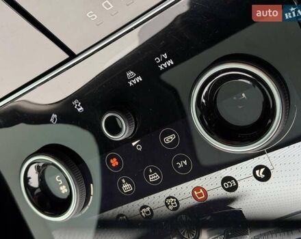 Чорний Ленд Ровер Рендж Ровер Велар, об'ємом двигуна 2 л та пробігом 95 тис. км за 40000 $, фото 70 на Automoto.ua