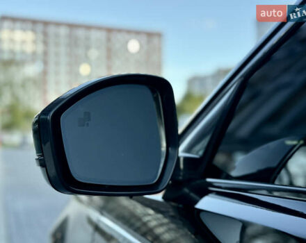 Черный Ленд Ровер Рендж Ровер Велар, объемом двигателя 2 л и пробегом 105 тыс. км за 32000 $, фото 12 на Automoto.ua