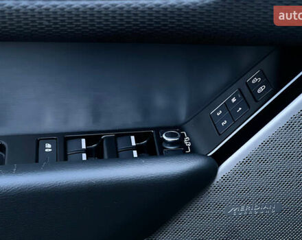 Черный Ленд Ровер Рендж Ровер Велар, объемом двигателя 3 л и пробегом 102 тыс. км за 39990 $, фото 21 на Automoto.ua