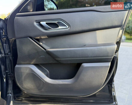 Черный Ленд Ровер Рендж Ровер Велар, объемом двигателя 2 л и пробегом 105 тыс. км за 32000 $, фото 60 на Automoto.ua