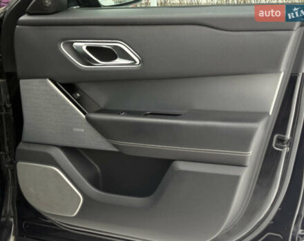 Черный Ленд Ровер Рендж Ровер Велар, объемом двигателя 2 л и пробегом 56 тыс. км за 37900 $, фото 37 на Automoto.ua