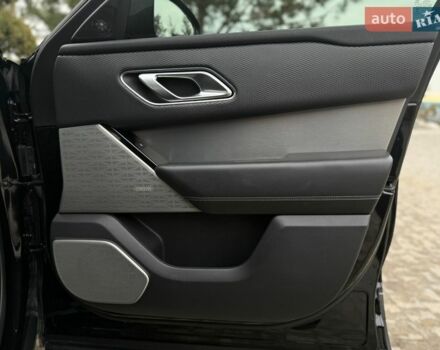 Черный Ленд Ровер Рендж Ровер Велар, объемом двигателя 2 л и пробегом 60 тыс. км за 39500 $, фото 67 на Automoto.ua
