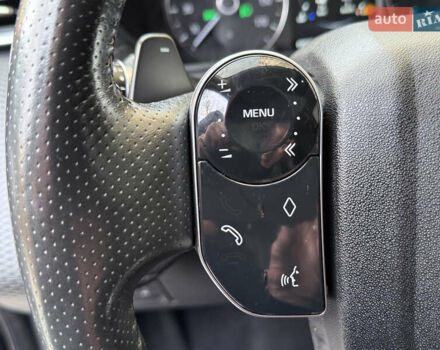 Черный Ленд Ровер Рендж Ровер Велар, объемом двигателя 2 л и пробегом 90 тыс. км за 39999 $, фото 92 на Automoto.ua