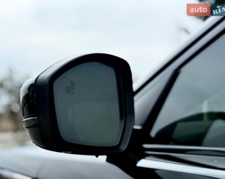 Черный Ленд Ровер Рендж Ровер Велар, объемом двигателя 2 л и пробегом 60 тыс. км за 39500 $, фото 16 на Automoto.ua