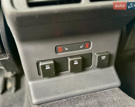 Черный Ленд Ровер Рендж Ровер Велар, объемом двигателя 2 л и пробегом 90 тыс. км за 39999 $, фото 70 на Automoto.ua