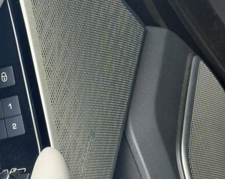 Черный Ленд Ровер Рендж Ровер Велар, объемом двигателя 3 л и пробегом 133 тыс. км за 22100 $, фото 17 на Automoto.ua