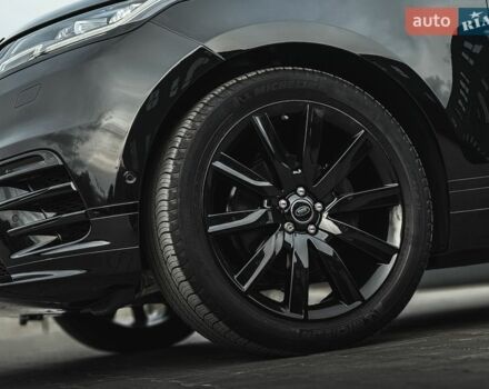 Черный Ленд Ровер Рендж Ровер Велар, объемом двигателя 2 л и пробегом 136 тыс. км за 53000 $, фото 11 на Automoto.ua