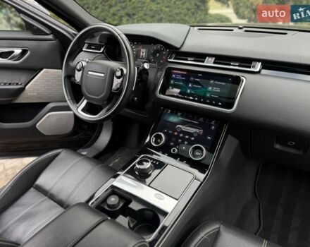 Черный Ленд Ровер Рендж Ровер Велар, объемом двигателя 2 л и пробегом 60 тыс. км за 39500 $, фото 72 на Automoto.ua