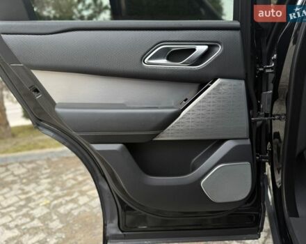 Черный Ленд Ровер Рендж Ровер Велар, объемом двигателя 2 л и пробегом 60 тыс. км за 39500 $, фото 54 на Automoto.ua