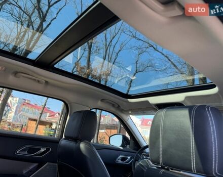 Чорний Ленд Ровер Рендж Ровер Велар, об'ємом двигуна 3 л та пробігом 175 тис. км за 29800 $, фото 26 на Automoto.ua