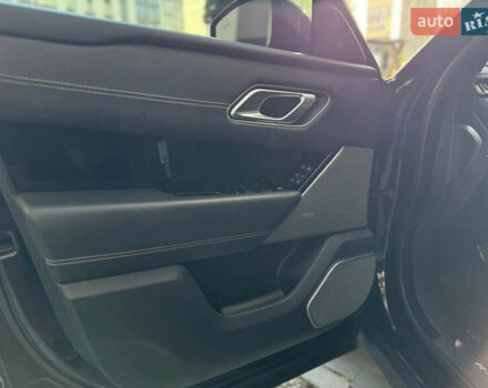 Чорний Ленд Ровер Рендж Ровер Велар, об'ємом двигуна 2 л та пробігом 82 тис. км за 34000 $, фото 5 на Automoto.ua