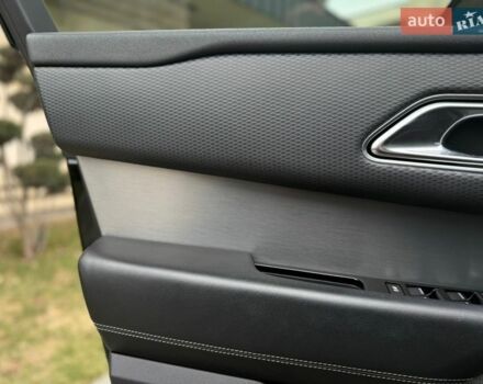 Черный Ленд Ровер Рендж Ровер Велар, объемом двигателя 2 л и пробегом 60 тыс. км за 39500 $, фото 27 на Automoto.ua