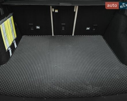 Черный Ленд Ровер Рендж Ровер Велар, объемом двигателя 2 л и пробегом 136 тыс. км за 53000 $, фото 57 на Automoto.ua