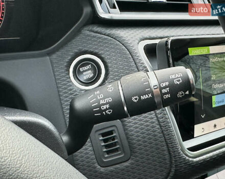 Чорний Ленд Ровер Рендж Ровер Велар, об'ємом двигуна 2 л та пробігом 114 тис. км за 34200 $, фото 36 на Automoto.ua