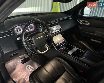 Черный Ленд Ровер Рендж Ровер Велар, объемом двигателя 2 л и пробегом 112 тыс. км за 39999 $, фото 7 на Automoto.ua