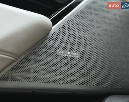 Черный Ленд Ровер Рендж Ровер Велар, объемом двигателя 2 л и пробегом 136 тыс. км за 53000 $, фото 32 на Automoto.ua