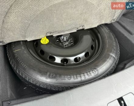 Черный Ленд Ровер Рендж Ровер Велар, объемом двигателя 2 л и пробегом 60 тыс. км за 39500 $, фото 63 на Automoto.ua