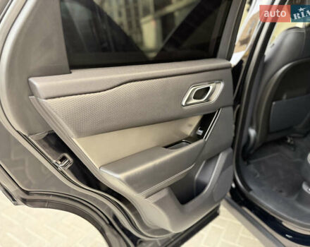 Черный Ленд Ровер Рендж Ровер Велар, объемом двигателя 2 л и пробегом 90 тыс. км за 39999 $, фото 74 на Automoto.ua