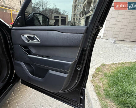 Черный Ленд Ровер Рендж Ровер Велар, объемом двигателя 2 л и пробегом 90 тыс. км за 39999 $, фото 54 на Automoto.ua