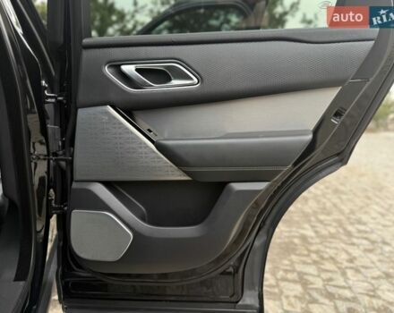 Черный Ленд Ровер Рендж Ровер Велар, объемом двигателя 2 л и пробегом 60 тыс. км за 39500 $, фото 65 на Automoto.ua
