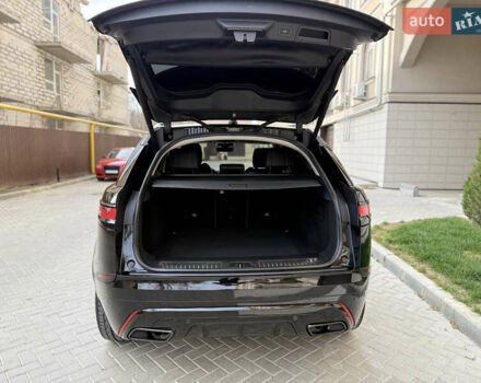 Черный Ленд Ровер Рендж Ровер Велар, объемом двигателя 2 л и пробегом 90 тыс. км за 39999 $, фото 61 на Automoto.ua