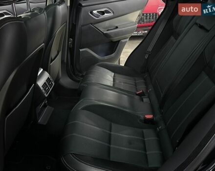 Черный Ленд Ровер Рендж Ровер Велар, объемом двигателя 2 л и пробегом 58 тыс. км за 37999 $, фото 24 на Automoto.ua