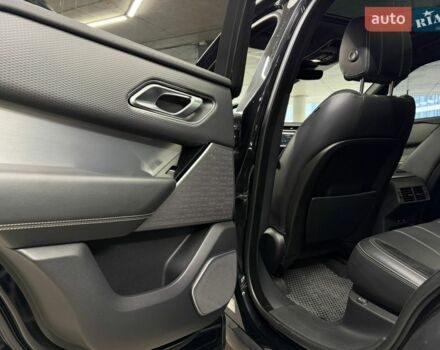 Чорний Ленд Ровер Рендж Ровер Велар, об'ємом двигуна 2.99 л та пробігом 74 тис. км за 49000 $, фото 22 на Automoto.ua