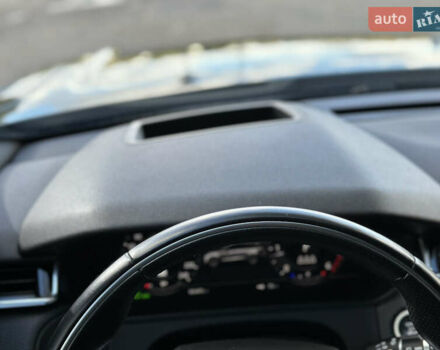 Чорний Ленд Ровер Рендж Ровер Велар, об'ємом двигуна 2 л та пробігом 83 тис. км за 32900 $, фото 29 на Automoto.ua