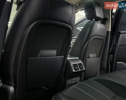 Черный Ленд Ровер Рендж Ровер Велар, объемом двигателя 2 л и пробегом 58 тыс. км за 37999 $, фото 25 на Automoto.ua
