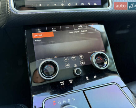 Чорний Ленд Ровер Рендж Ровер Велар, об'ємом двигуна 2 л та пробігом 105 тис. км за 33500 $, фото 42 на Automoto.ua