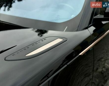 Черный Ленд Ровер Рендж Ровер Велар, объемом двигателя 2 л и пробегом 60 тыс. км за 39500 $, фото 8 на Automoto.ua