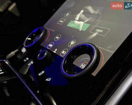 Чорний Ленд Ровер Рендж Ровер Велар, об'ємом двигуна 2.99 л та пробігом 74 тис. км за 49000 $, фото 41 на Automoto.ua