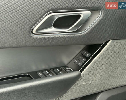 Чорний Ленд Ровер Рендж Ровер Велар, об'ємом двигуна 2.99 л та пробігом 74 тис. км за 49000 $, фото 51 на Automoto.ua