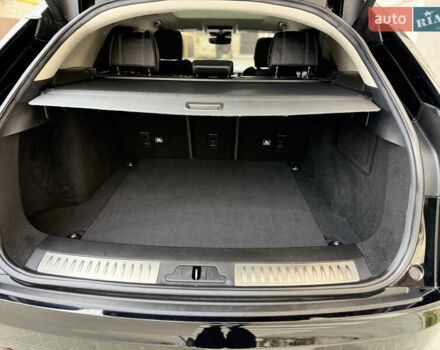 Черный Ленд Ровер Рендж Ровер Велар, объемом двигателя 2 л и пробегом 90 тыс. км за 39999 $, фото 60 на Automoto.ua