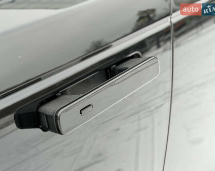 Чорний Ленд Ровер Рендж Ровер Велар, об'ємом двигуна 2.99 л та пробігом 74 тис. км за 49000 $, фото 31 на Automoto.ua