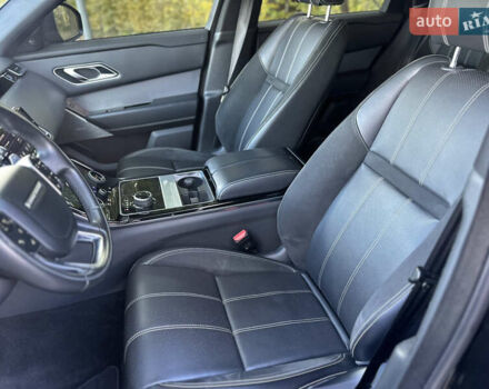 Чорний Ленд Ровер Рендж Ровер Велар, об'ємом двигуна 2 л та пробігом 83 тис. км за 32900 $, фото 21 на Automoto.ua