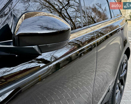 Черный Ленд Ровер Рендж Ровер Велар, объемом двигателя 2 л и пробегом 90 тыс. км за 39999 $, фото 34 на Automoto.ua