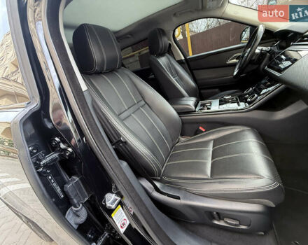 Черный Ленд Ровер Рендж Ровер Велар, объемом двигателя 2 л и пробегом 90 тыс. км за 39999 $, фото 51 на Automoto.ua