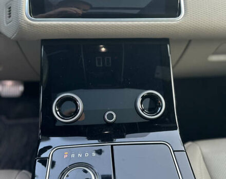 Черный Ленд Ровер Рендж Ровер Велар, объемом двигателя 2 л и пробегом 99 тыс. км за 36999 $, фото 16 на Automoto.ua