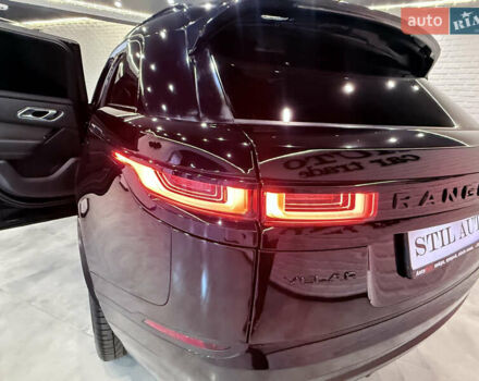 Черный Ленд Ровер Рендж Ровер Велар, объемом двигателя 2 л и пробегом 90 тыс. км за 39999 $, фото 6 на Automoto.ua