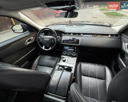 Черный Ленд Ровер Рендж Ровер Велар, объемом двигателя 2 л и пробегом 90 тыс. км за 39999 $, фото 57 на Automoto.ua