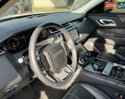 Черный Ленд Ровер Рендж Ровер Велар, объемом двигателя 2 л и пробегом 103 тыс. км за 34900 $, фото 6 на Automoto.ua