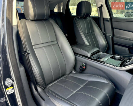 Чорний Ленд Ровер Рендж Ровер Велар, об'ємом двигуна 2 л та пробігом 114 тис. км за 34200 $, фото 26 на Automoto.ua