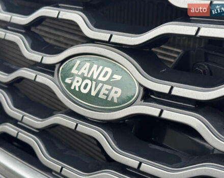 Черный Ленд Ровер Рендж Ровер Велар, объемом двигателя 2 л и пробегом 113 тыс. км за 38999 $, фото 8 на Automoto.ua
